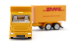 Грузовик «Служба доставки DHL» от бренда Siku