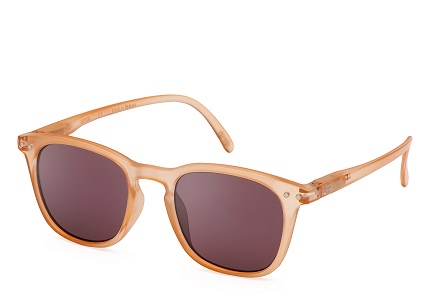 Солнцезащитные очки в пыльно-оранжевой оправе от бренда IZIPIZI