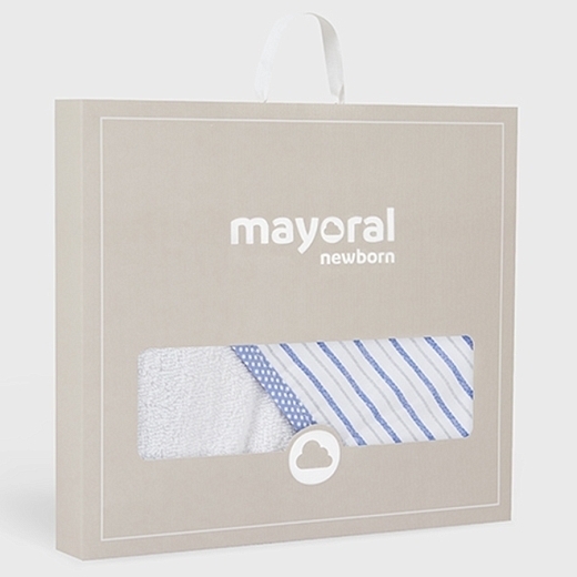 Синее полотенце с вышитой головой медведя от бренда Mayoral