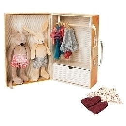 Чемоданчик - гардероб с мягкими игрушками от бренда Moulin Roty