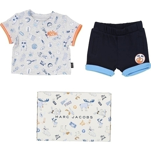 Подарочный набор: Футболка с принтом и шорты  от бренда LITTLE MARC JACOBS