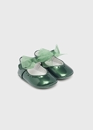 Туфли темно-зеленые с фатиновыми бантиками от бренда Mayoral