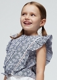 Блузка полосатая с оборками от бренда Mayoral