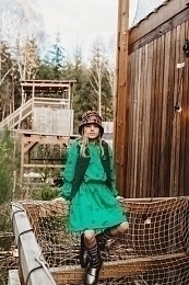 Платье с зимним принтом от бренда Sproet & Sprout