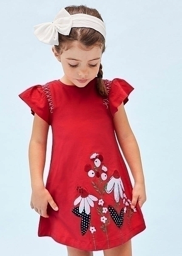 Платье красного цвета с объемными рукавами от бренда Mayoral