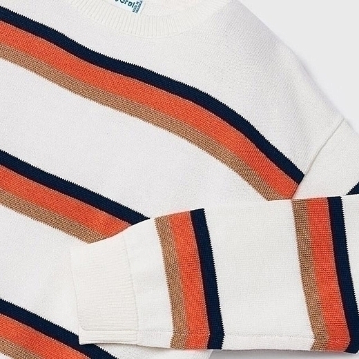 Джемпер белого цвета в оранжевую полоску от бренда Mayoral
