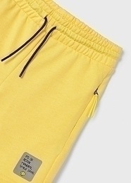 Шорты желтые с контрастным шнурком от бренда Mayoral