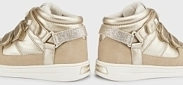 Ботинки золотистые с бежевыми деталями от бренда Mayoral