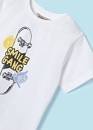 Футболка Smile Gang и шорты от бренда Mayoral