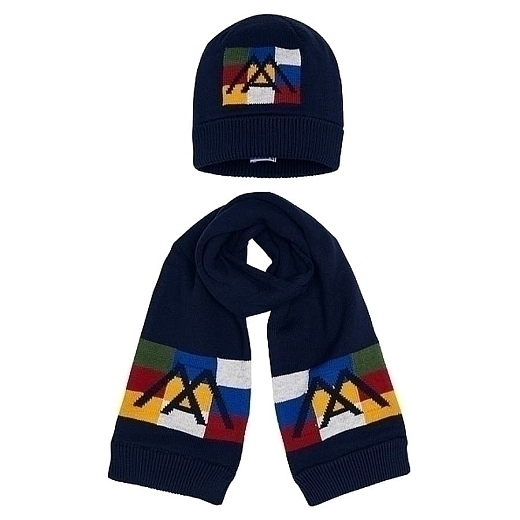 Шапка и шарф синего цвета с разноцветными квадратами от бренда Mayoral