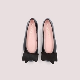 Балетки лакированные с бантом от бренда PRETTY BALLERINAS