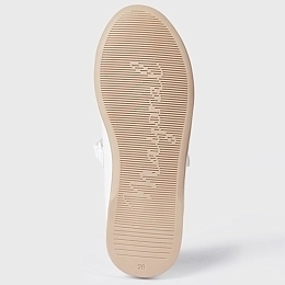 Туфли с жемчужинами от бренда Mayoral