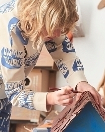 Cвитшот Milk Cosmic Cowboy Print от бренда Stella McCartney kids