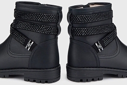 Ботинки черного цвета от бренда Mayoral