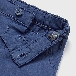 Шорты синего цвета с карманами от бренда Mayoral