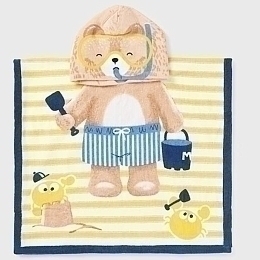 Жёлтое полотенце с вышитым медведем на пляже от бренда Mayoral