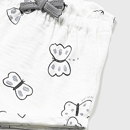 Комплект одежды: 2 футболки и 2 шорт с бабочками от бренда Mayoral