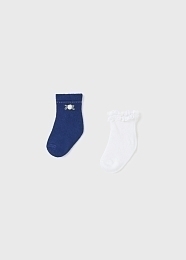Носки синие и белые 2 шт от бренда Mayoral