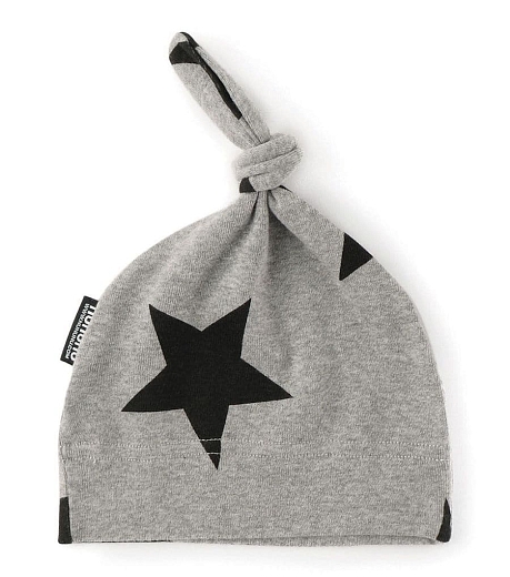 Шапка светло-серого цвета со звездами от бренда NuNuNu