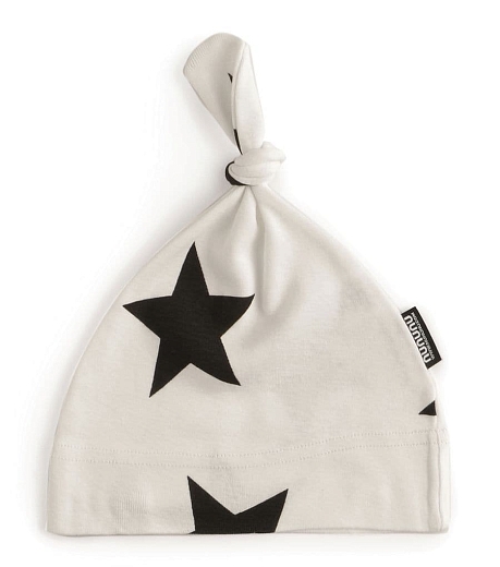 Шапка белого цвета со звездами от бренда NuNuNu