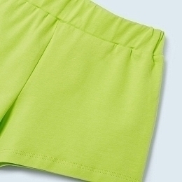 Шорты зеленые и футболка на одно плечо от бренда Mayoral
