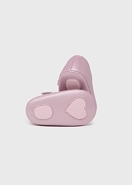 Туфельки на липучке с цветком розовые от бренда Mayoral