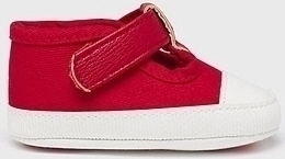 Пинетки - сандалии красного цвета от бренда Mayoral