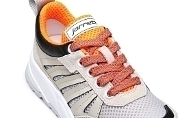 Кроссовки бежевые с оранжевой шнуровкой от бренда JARRETT