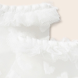 Носки молочного цвета с сеткой от бренда Mayoral