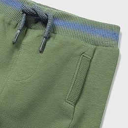 Штаны цвета хаки на завязках от бренда Mayoral