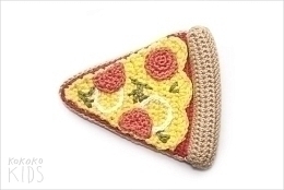 Вязаная игрушка кусок пиццы от бренда Ko-Ko-Ko