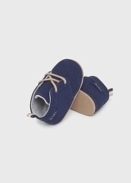 Ботинки-пинетки текстильные синие от бренда Mayoral
